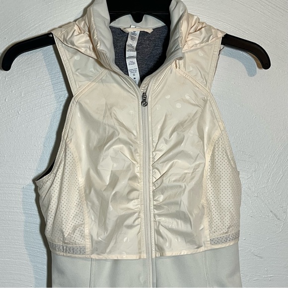 Lululemon Kanto Catch Me Jacket Vest Hooded Size 4 - Picture 9 of 9